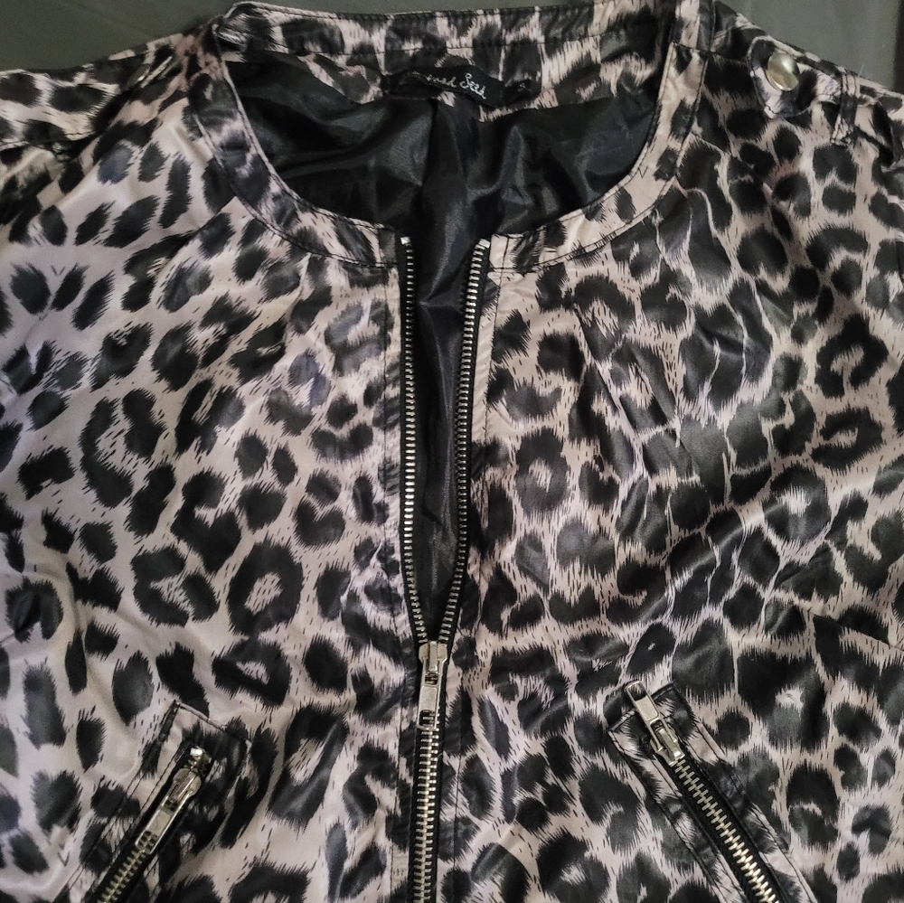 Leopard jacket - Picture 4 of 4